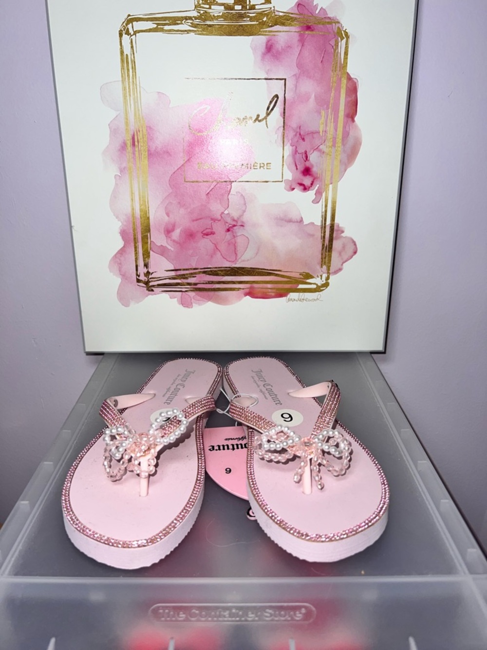 Women’s Juicy Couture Pink Pearl Bow Flip-Flop Sandals